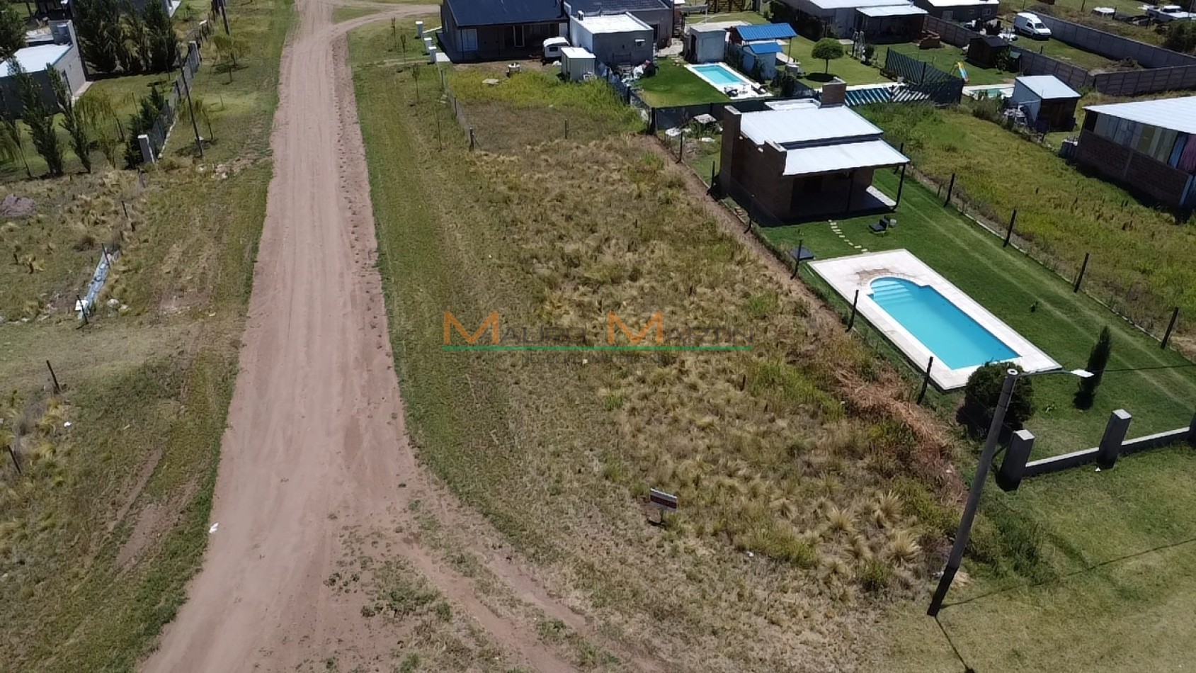 VENTA: TERRENO EN ESQUINA DE 468 M2 EN SPELUZZI