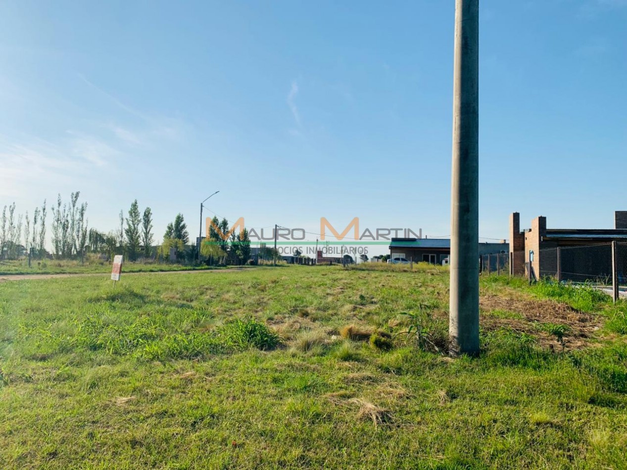 VENTA: TERRENO EN ESQUINA DE 468 M2 EN SPELUZZI
