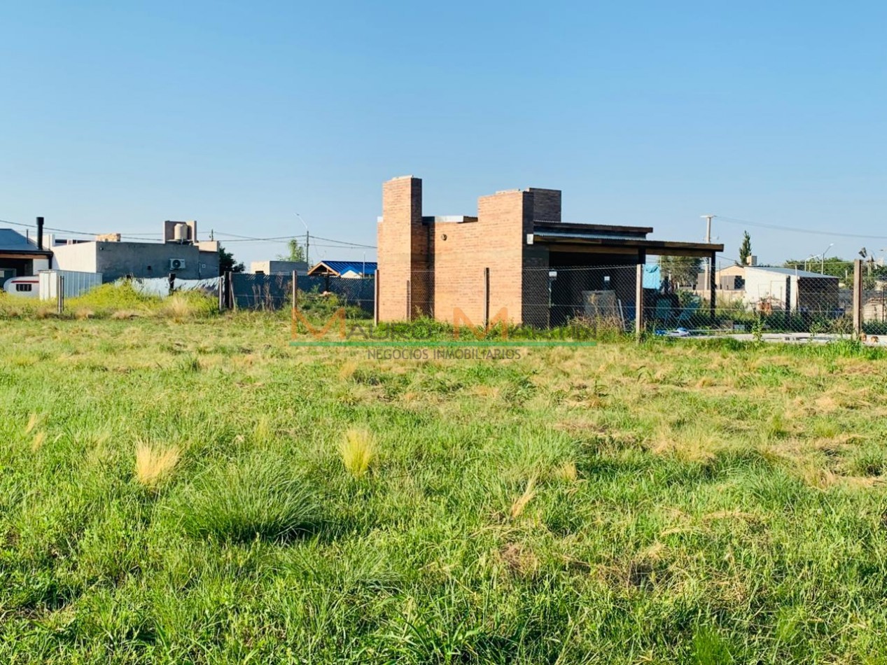 VENTA: TERRENO EN ESQUINA DE 468 M2 EN SPELUZZI